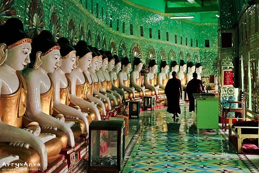 Posągi w Sagaingu.