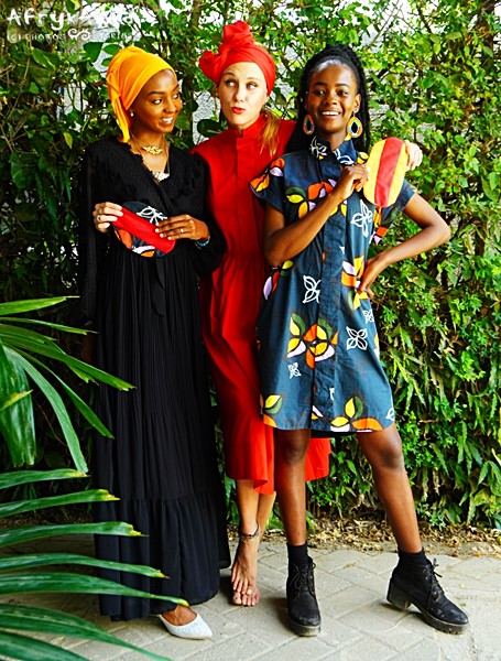Maja i modelki do kampanii informacyjnej Sewing Together o wielorazowych podpaskach.