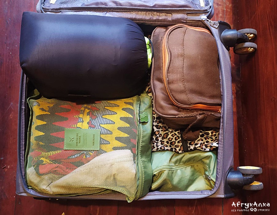 Tak wygląda mój bagaż podręczny na 2 tygodnie do Namibii.