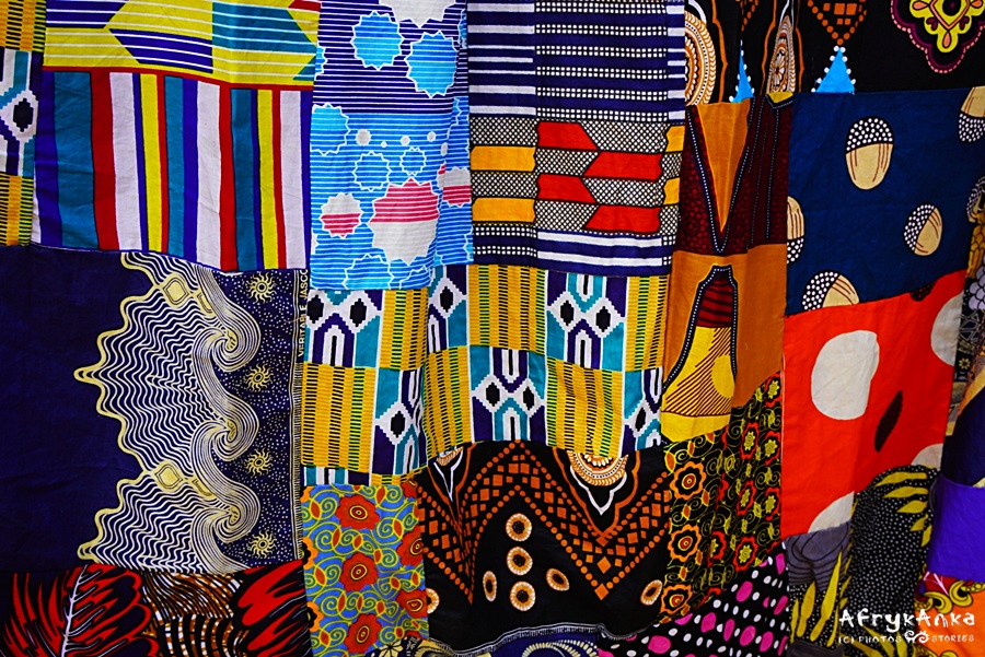 Kitenge: wzór w stylu patchworku z różnych tkanin.