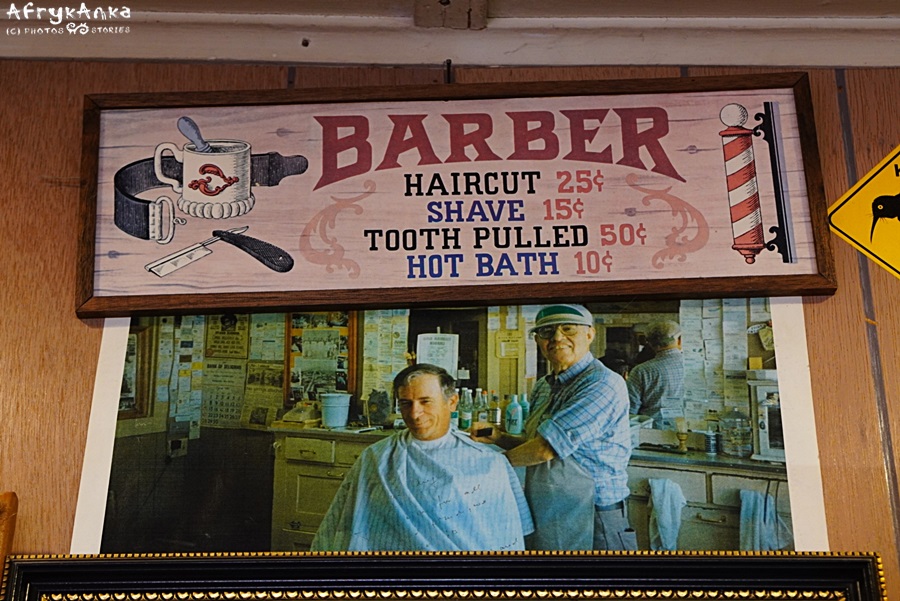 Zdjęcie Agnela i reklama jego saloniku sprzed lat.