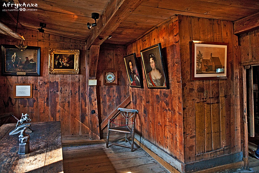 Wnętrze domku gdzie mieszkał car.