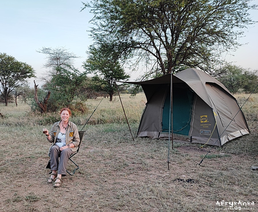 Serengeti. Poranna kawa przed namiotem :D